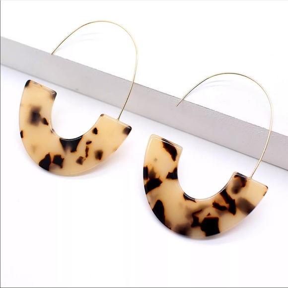 Jewelry - NEW! LEOPARD ACRYLIC HOOKS EARRINGS